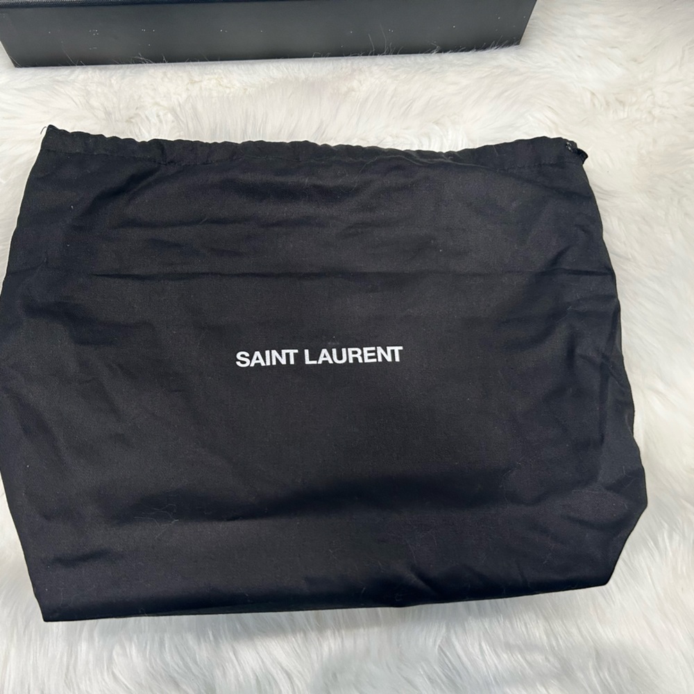 Saint Laurent leather camera bag in BLACK - Picture 9 of 10